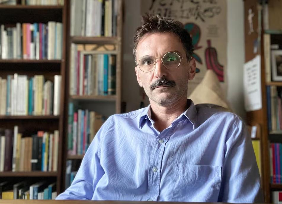 "La ampliación de la realidad es lo que más me interesa en el rito teatral"